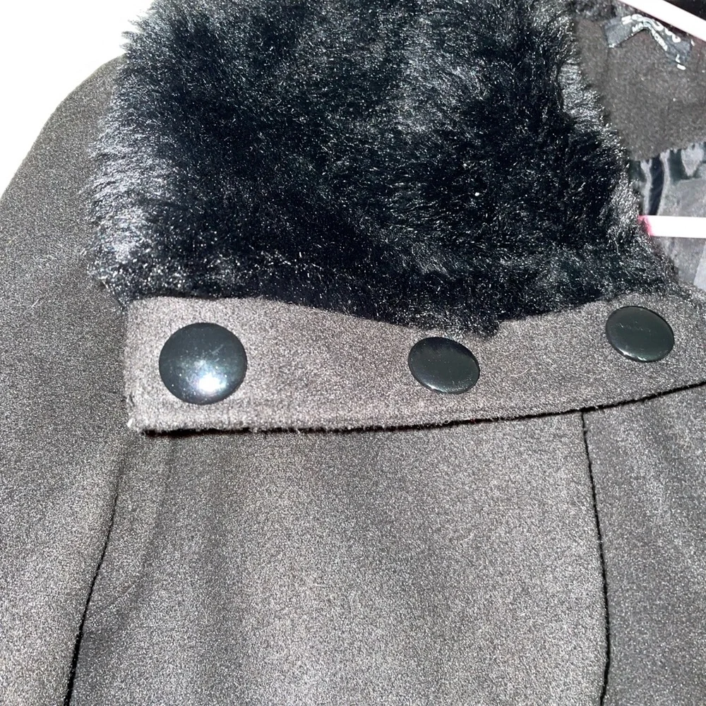 zeagoo Women's Black Pea Coat with Faux Fur Collar
